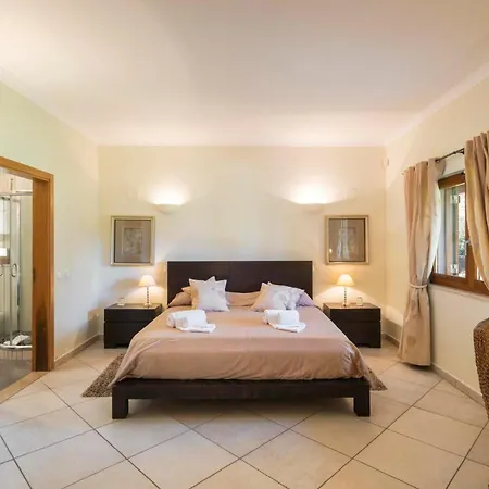 Casa De Colinas By Vintage Travel * Lagos