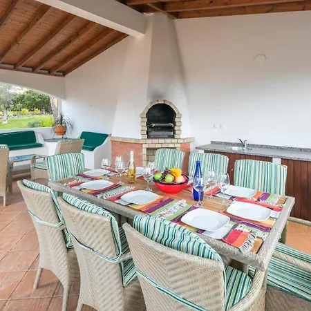 Casa De Colinas By Vintage Travel * Lagos